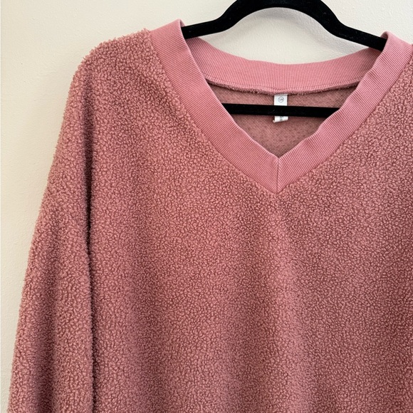 WISHLIST | Pink V-Neck Sweater - Picture 2 of 6